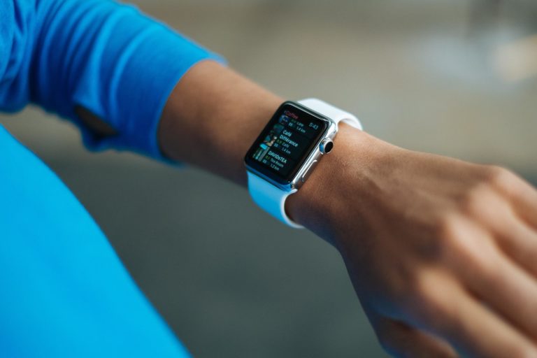 El proyecto ‘WearFit’ evalúa la validez de los parámetros de actividad física que emplean diferentes monitores portátiles