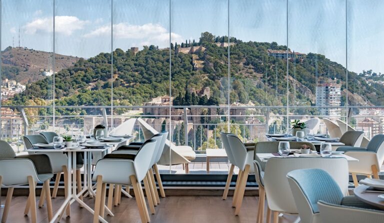 La Costa del Sol recibe de enero a junio un 4,2% más de viajeros hoteleros que en el mismo periodo de 2019