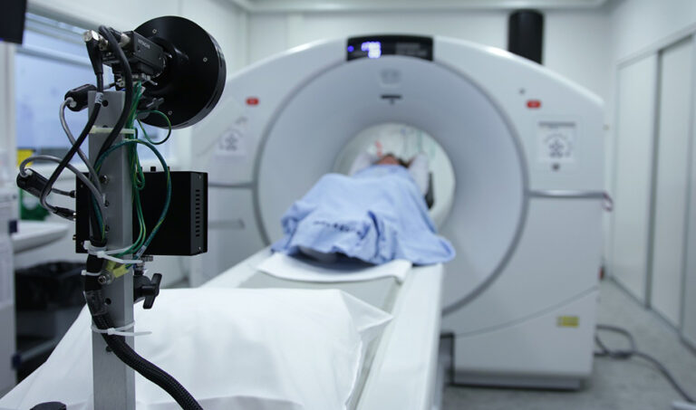 El SAS notificará las citas de pruebas diagnósticas hospitalarias a través de la app Salud Andalucía, correo electrónico o SMS