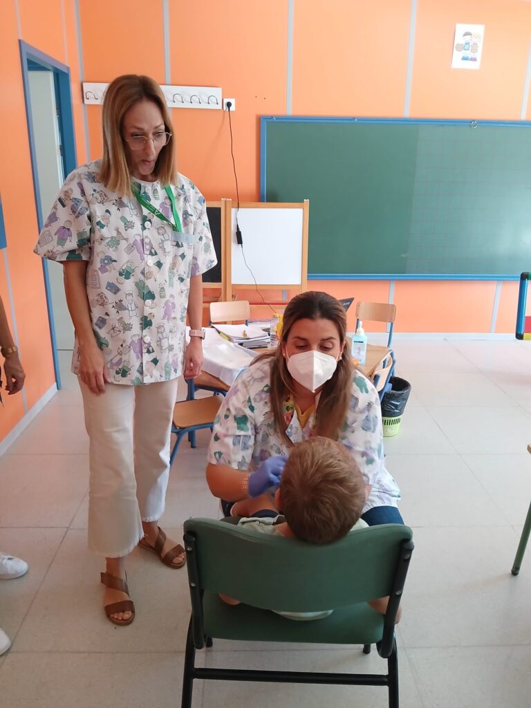 La vacunación contra la gripe en los colegios permite que se iguale en solo dos semanas a los inmunizados el año pasado