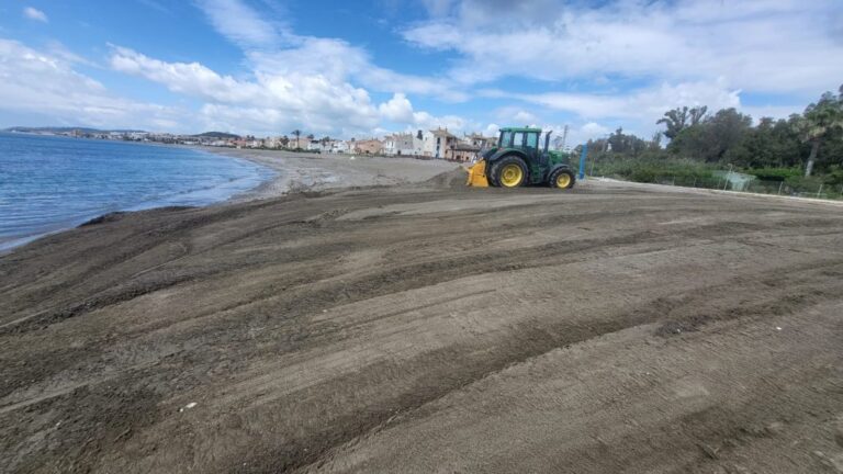 El Ayuntamiento de Casares refuerza el servicio de playas ante la temporada estival