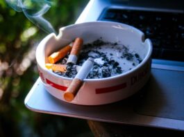 Investigadores españoles identifican el tabaco y el colesterol como causas clave del infarto en menores de 55 años