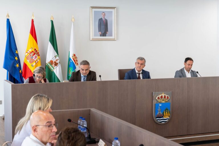 Estepona aprueba un presupuesto de 132 millones de euros para 2026 con reducción del IBI y récord de inversiones