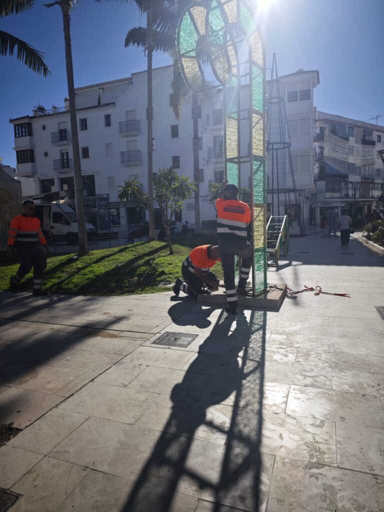 Instalación de luces de Navidad