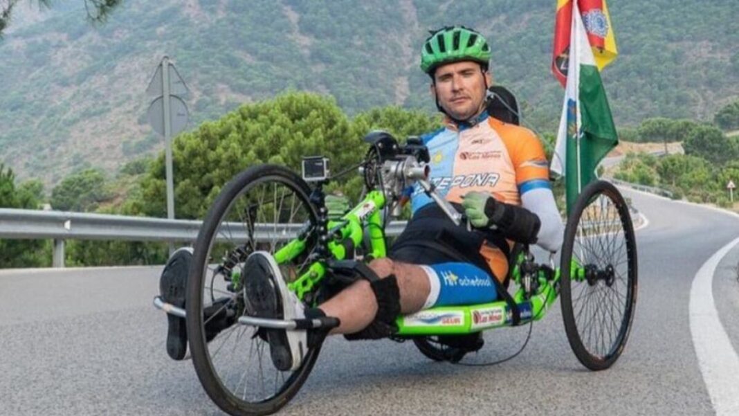 El esteponero Alejandro Navarro completa 50 kilómetros en Ceuta con un 92% de discapacidad