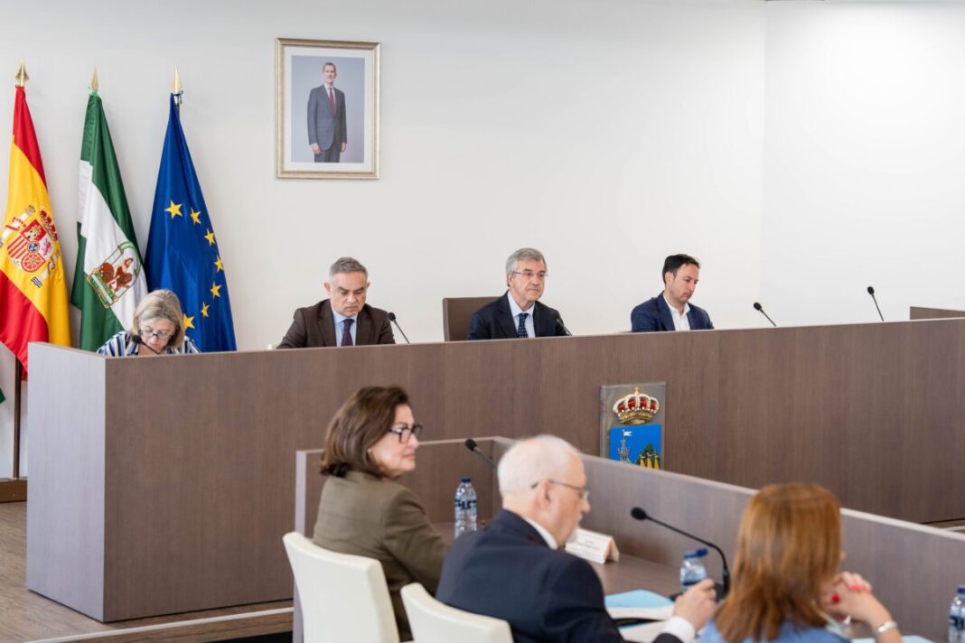 Estepona cerró 2025 con 40,29 millones de superávit y deuda municipal en cero