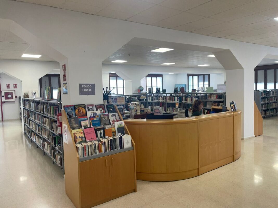 La Biblioteca Municipal de Estepona abre los domingos para exámenes y oposiciones del 23 de mayo al 28 de junio