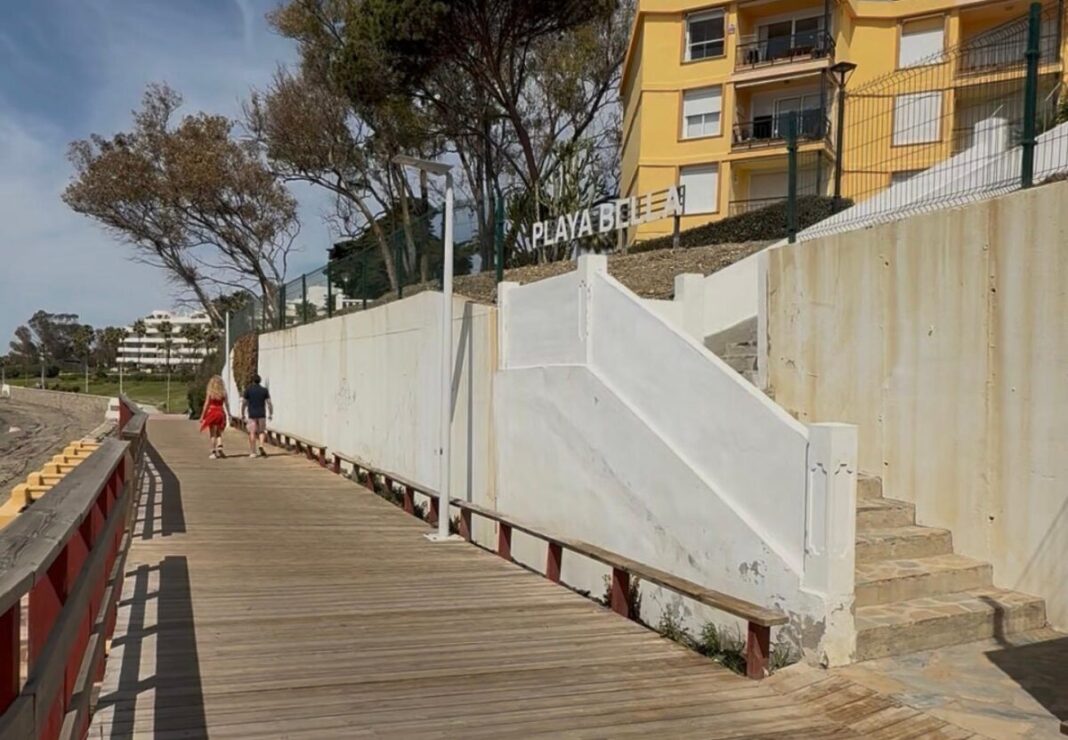 Concluyen las obras de refuerzo de 35 metros del corredor litoral entre La Chimenea y Playa Bella en Estepona