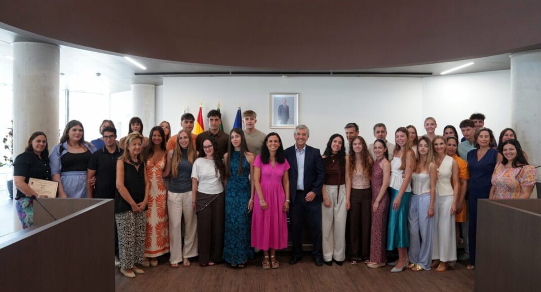 El Ayuntamiento de Estepona distingue a 21 alumnos de Bachillerato con 12.000 euros en premios