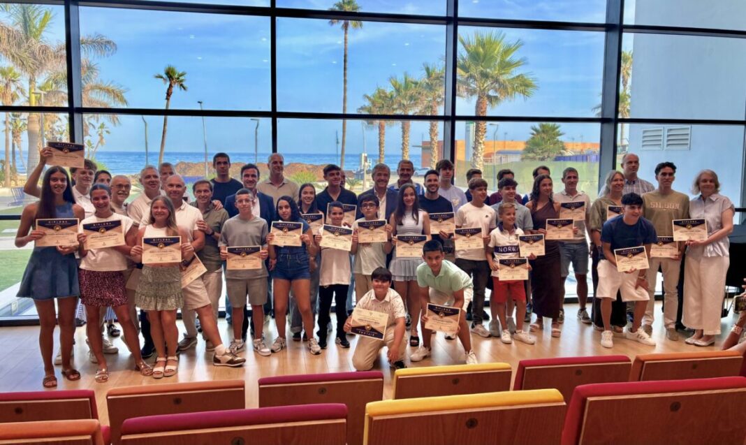 El Ayuntamiento de Estepona reparte 20.500 euros entre 42 deportistas en los V Premios al Mérito Deportivo