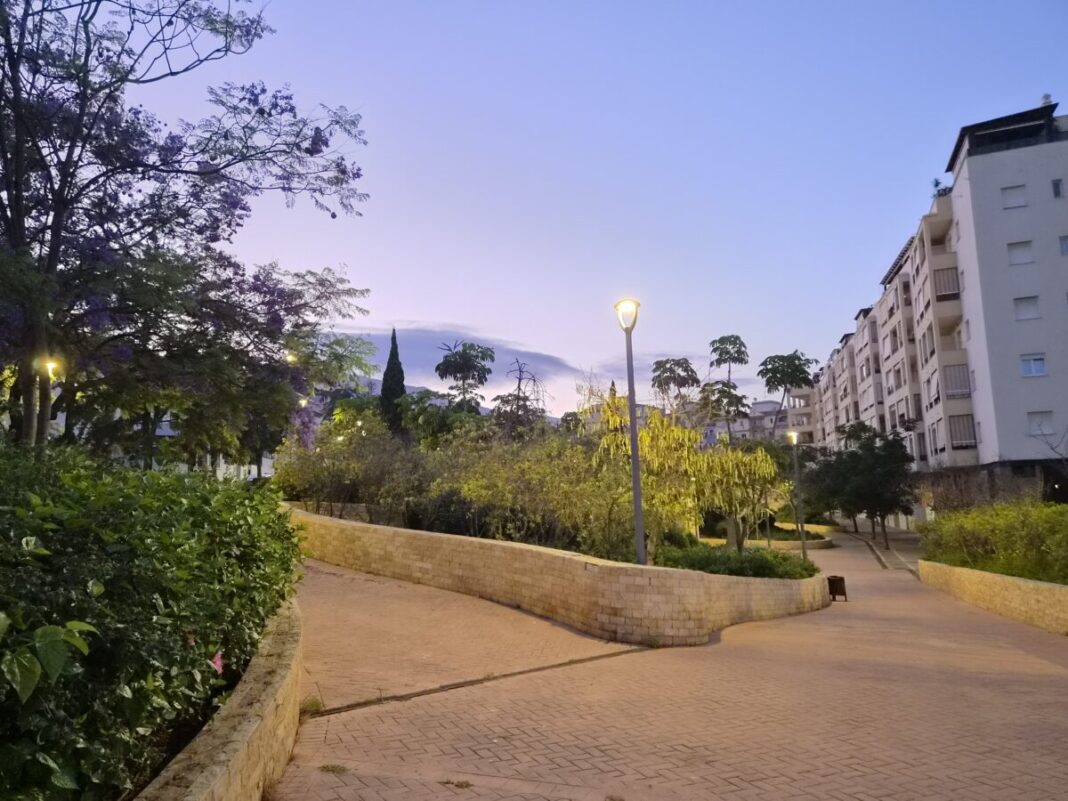 En seis parques se sustituyen 350 luminarias por tecnología LED con una inversión de 186.823 euros