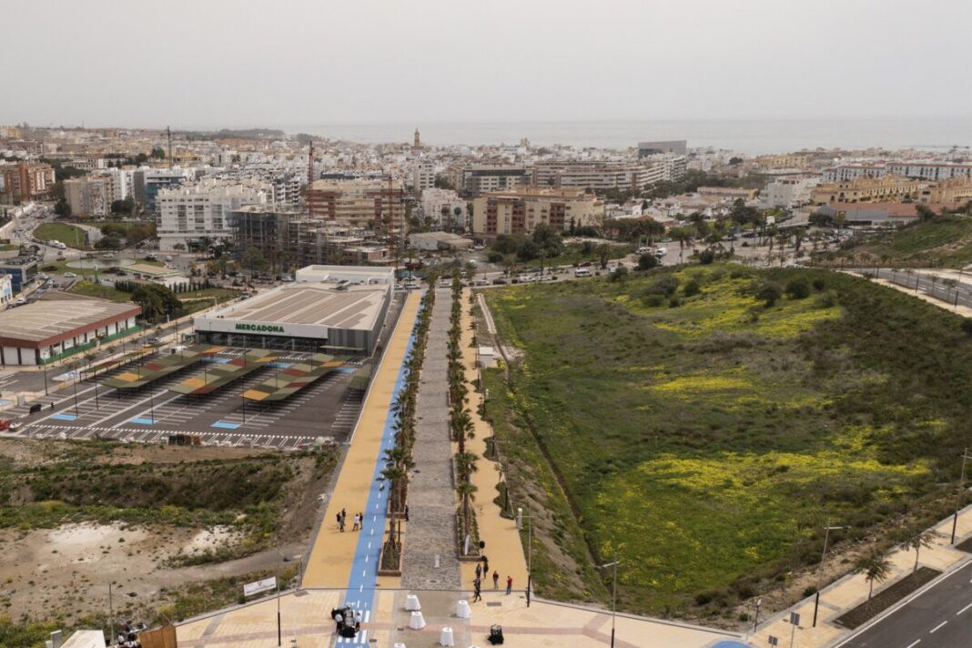 Estepona podrá contar con un nuevo complejo deportivo con piscina climatizada y pistas de pádel y tenis