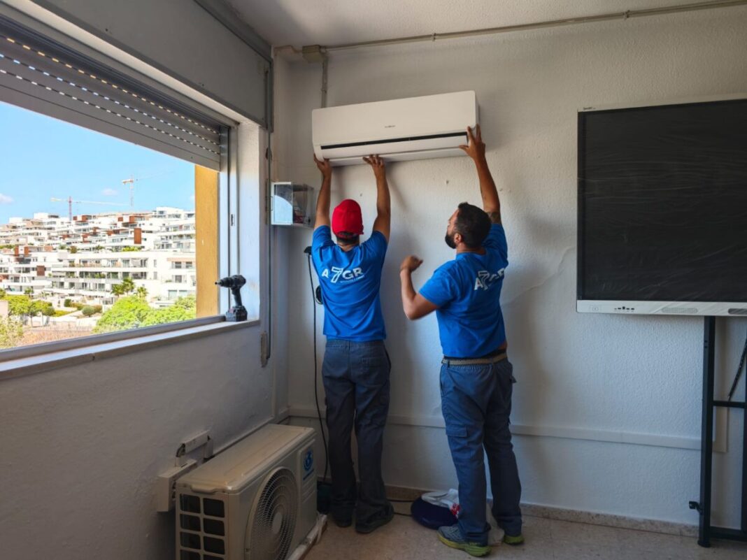 Nueve centros educativos de Estepona incorporan climatización antes del nuevo curso