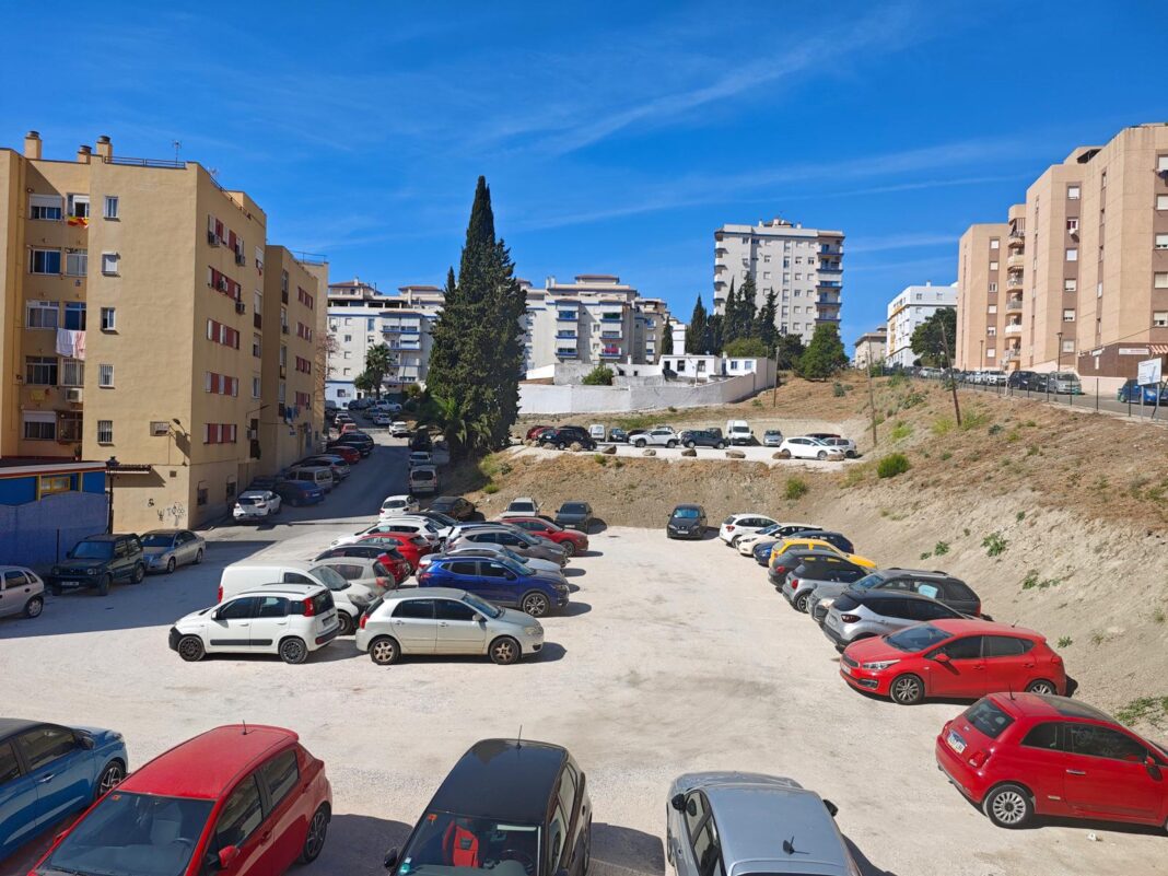 La reordenación del tráfico añade 98 aparcamientos en la barriada de Sierra Estepona